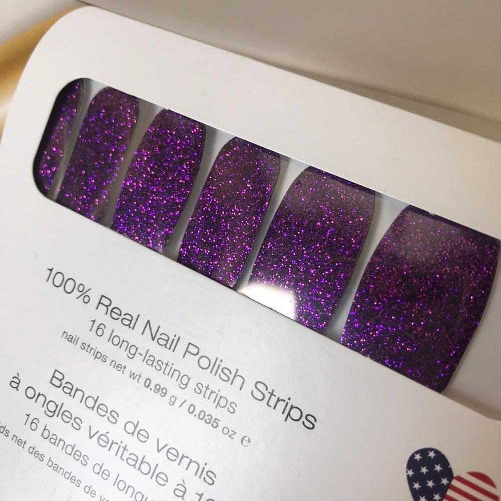 Color Street nails Iziba Nights - Picture 2 of 3